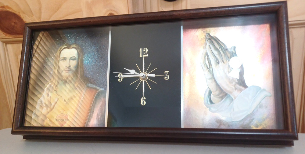 VTG Jesus Praying 3 D Holographic Lenticular Wood Wall Glass Clock 17x8x2 WORKS